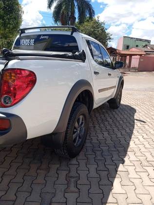 MITSUBISHI L200 OUTDOOR 3.2 4X4 CD 16V TURBO INTERCOOLER DIESEL 4P AUTOMÁTICO MITSUBISHI L200 OUTDOOR 3.2 4X4 CD 16V TURBO INTERCOOLER DIESEL 4P AUTOMÁTICO